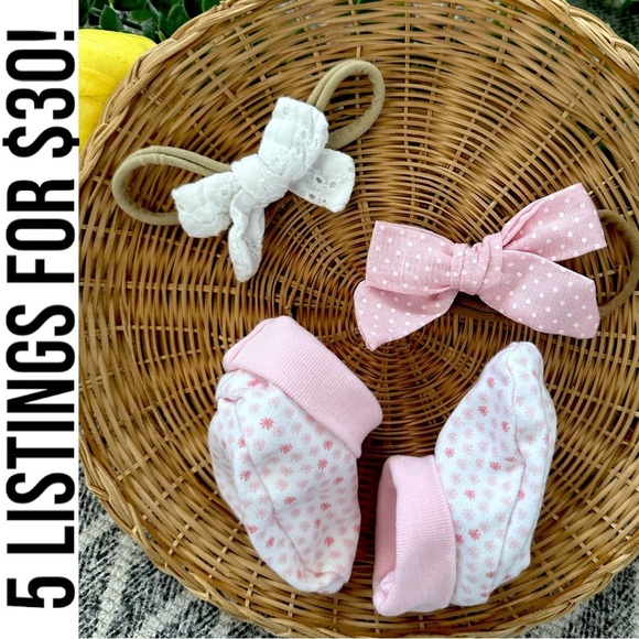 Carter’s 3 month baby girl booties & two matching girly hairpieces - Picture 1 of 10